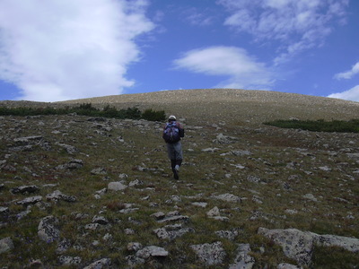 2013-08-24 Stefan ascending south ridge of St Vrain Mtn